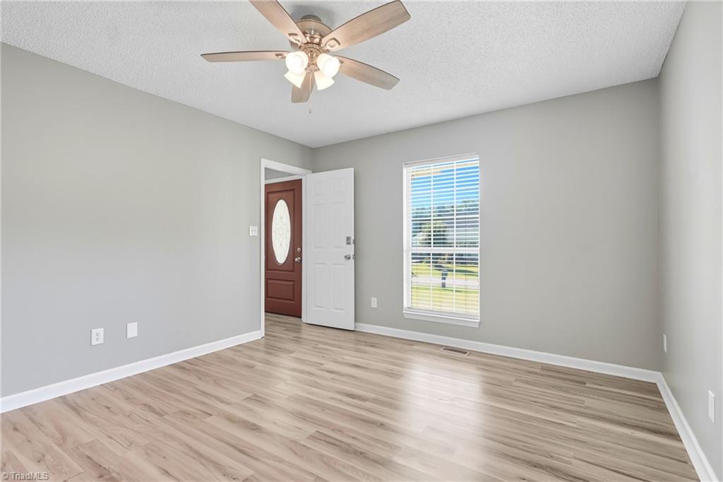 property viewer photo 14