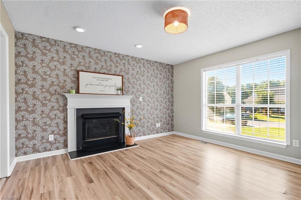 property viewer photo 6