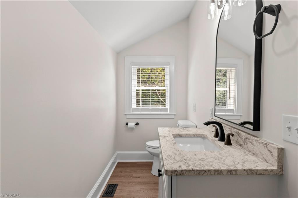 property viewer photo 25