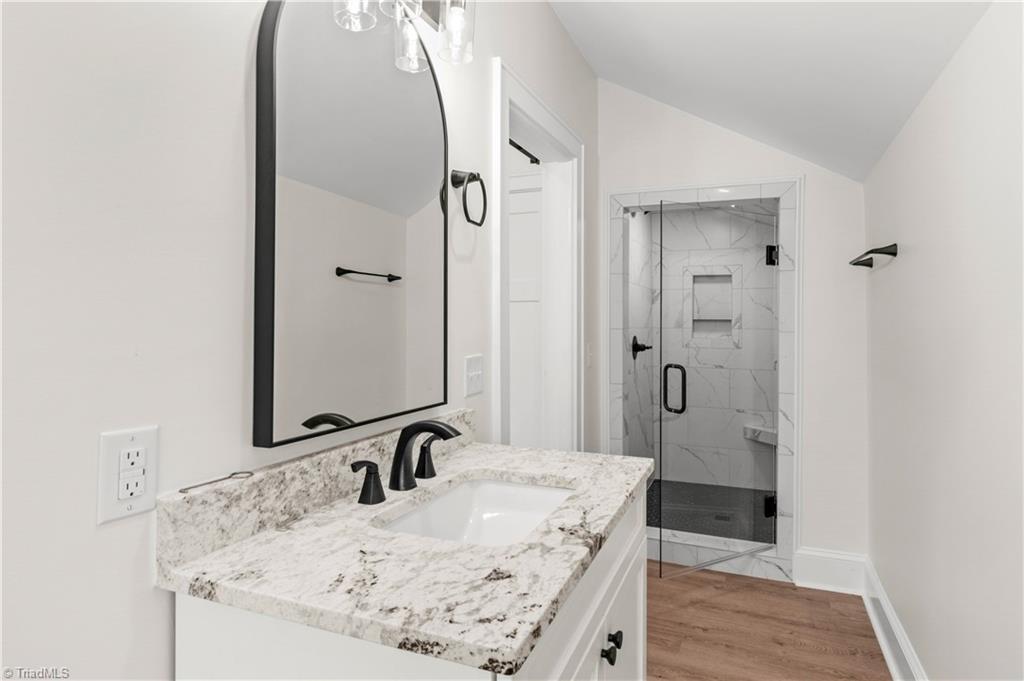 property viewer photo 27