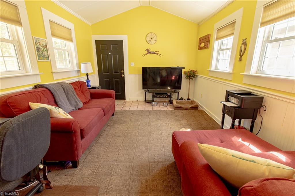 property viewer photo 9