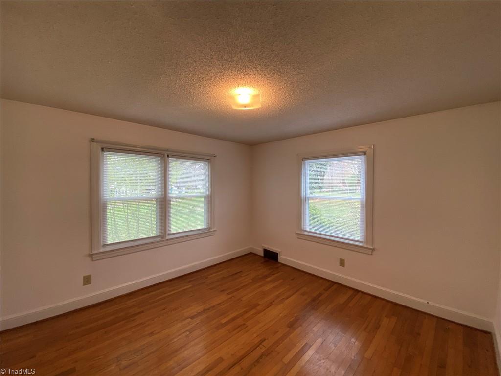 property viewer photo 11