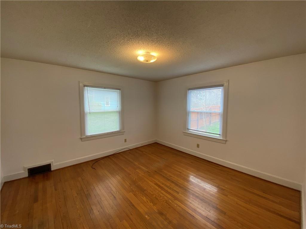 property viewer photo 15