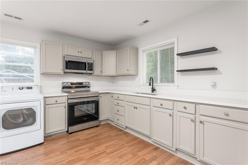 property viewer photo 1