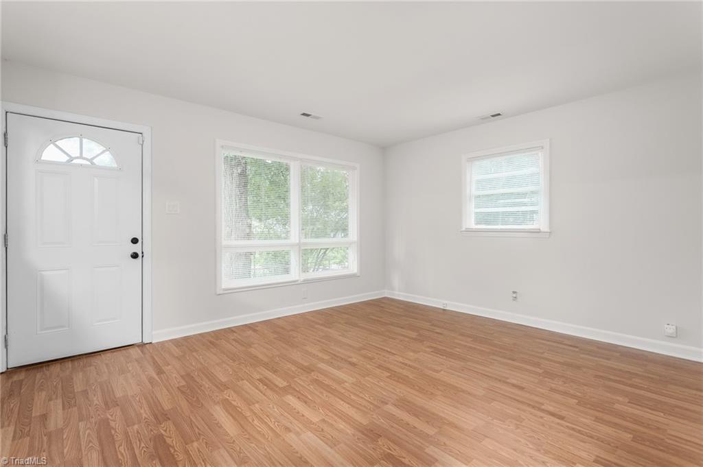 property viewer photo 6