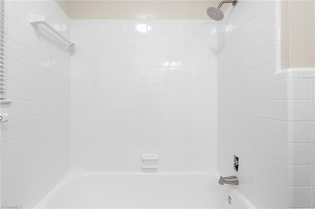 property viewer photo 9