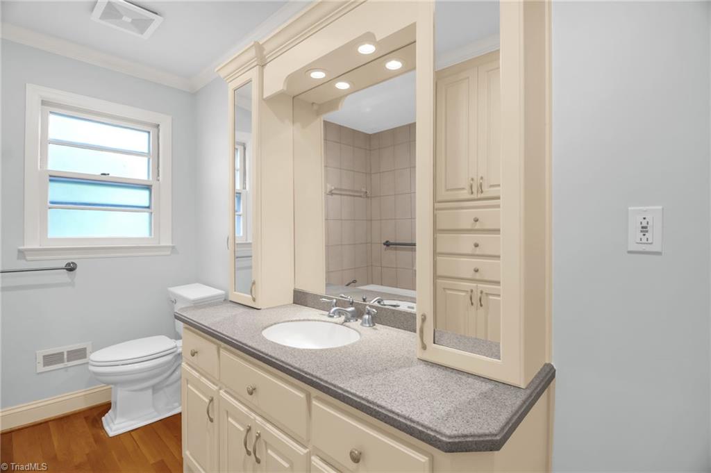 property viewer photo 25