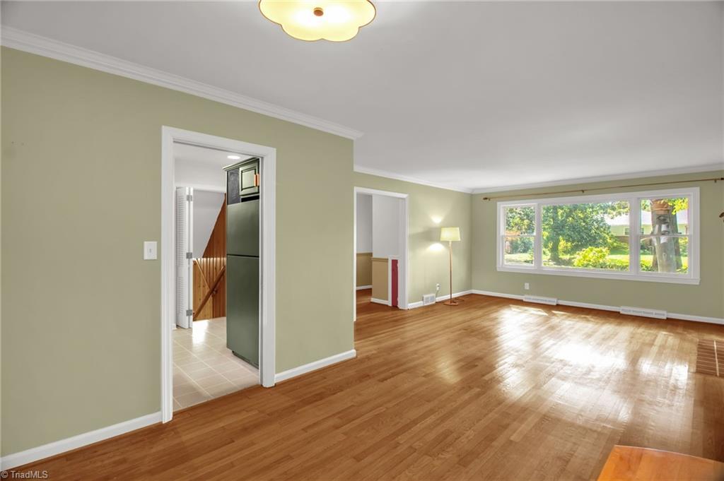 property viewer photo 9