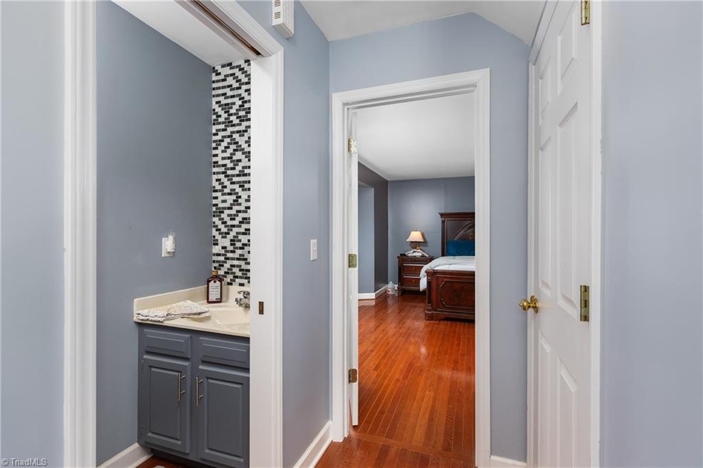 property viewer photo 18