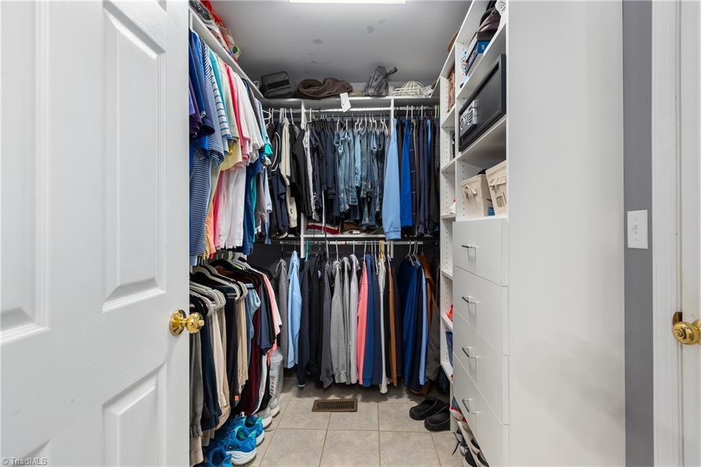 property viewer photo 25