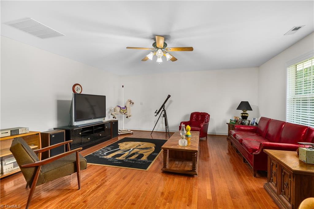property viewer photo 27