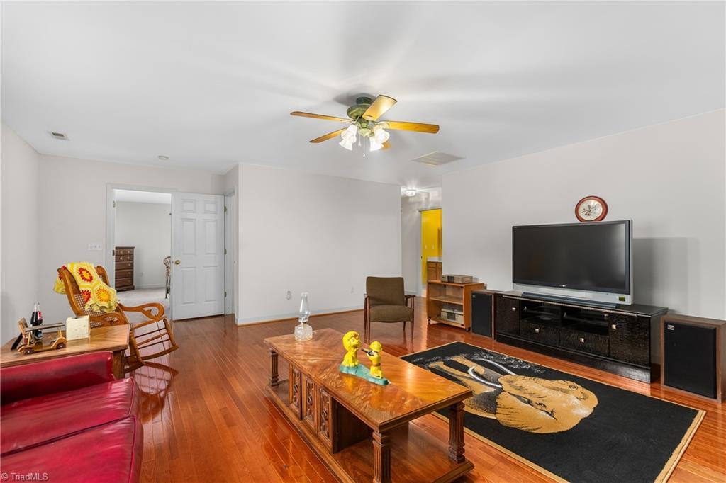 property viewer photo 29