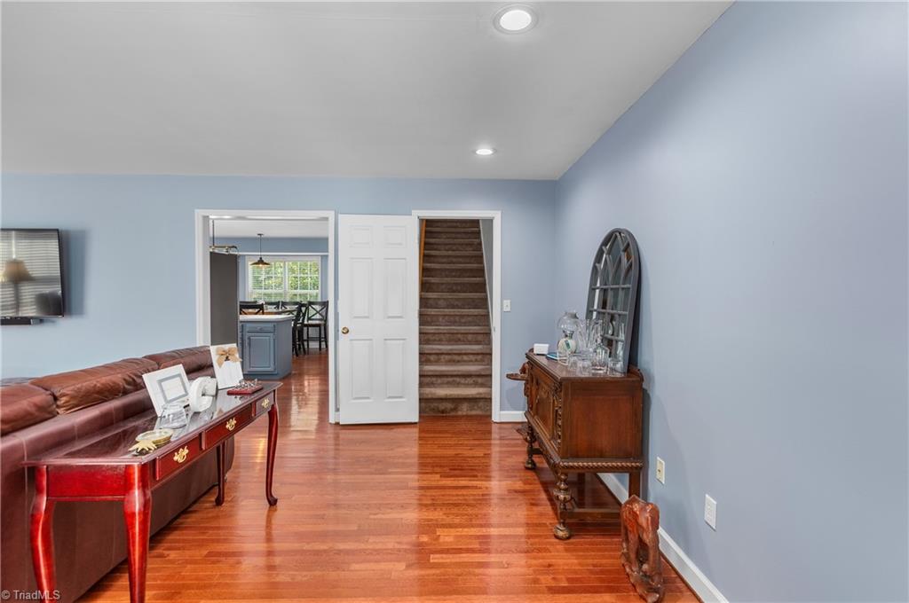 property viewer photo 6