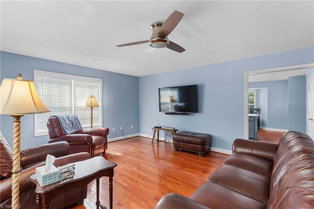 property viewer photo 7