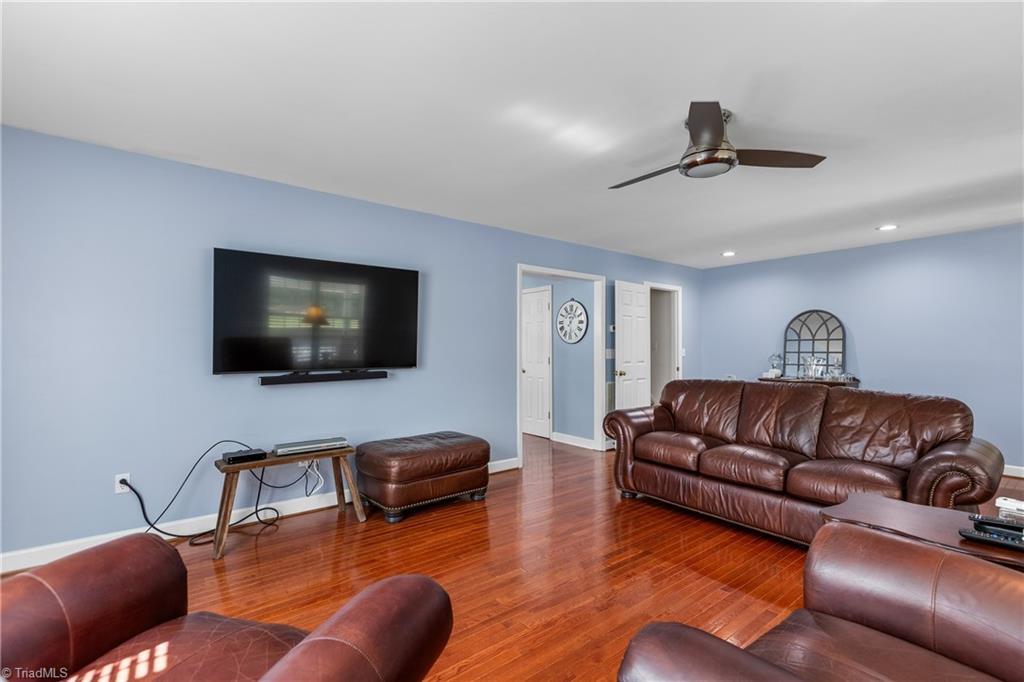 property viewer photo 8