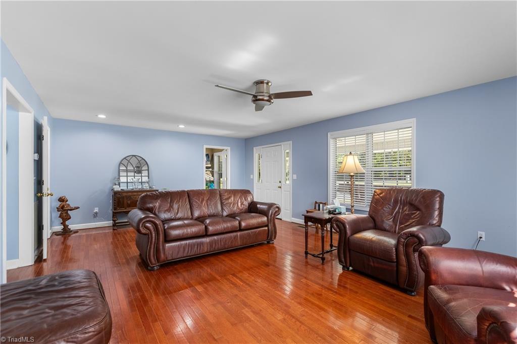 property viewer photo 9