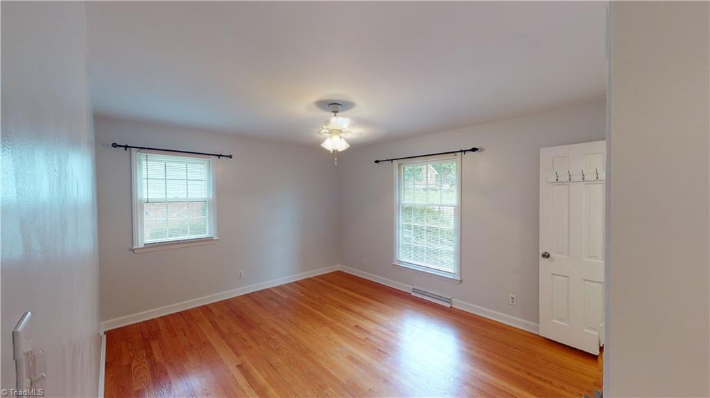 property viewer photo 6