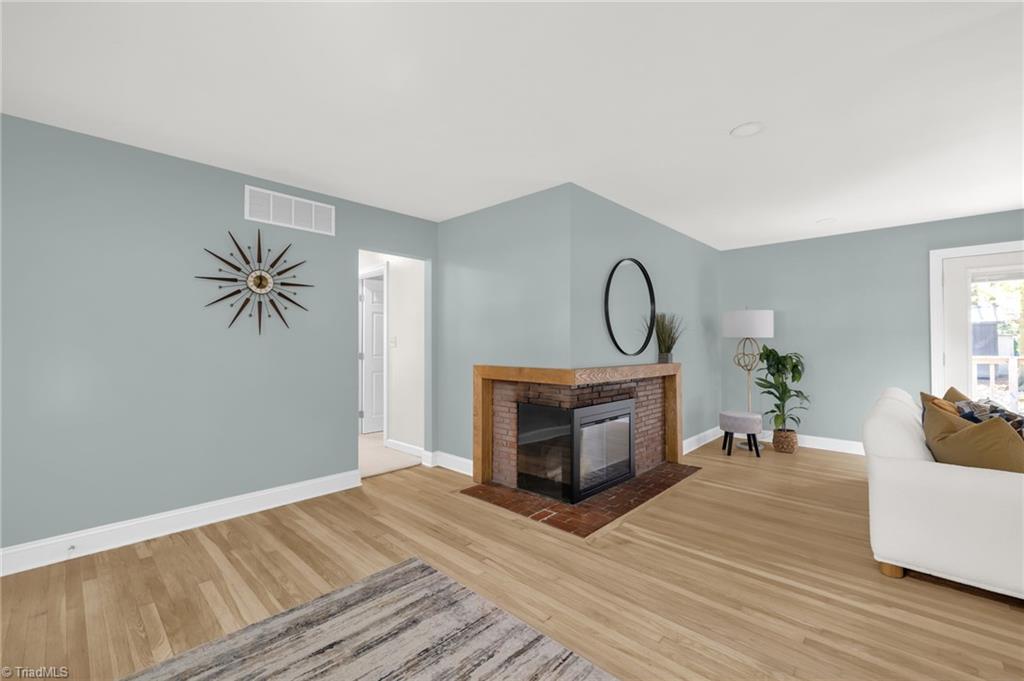 property viewer photo 12