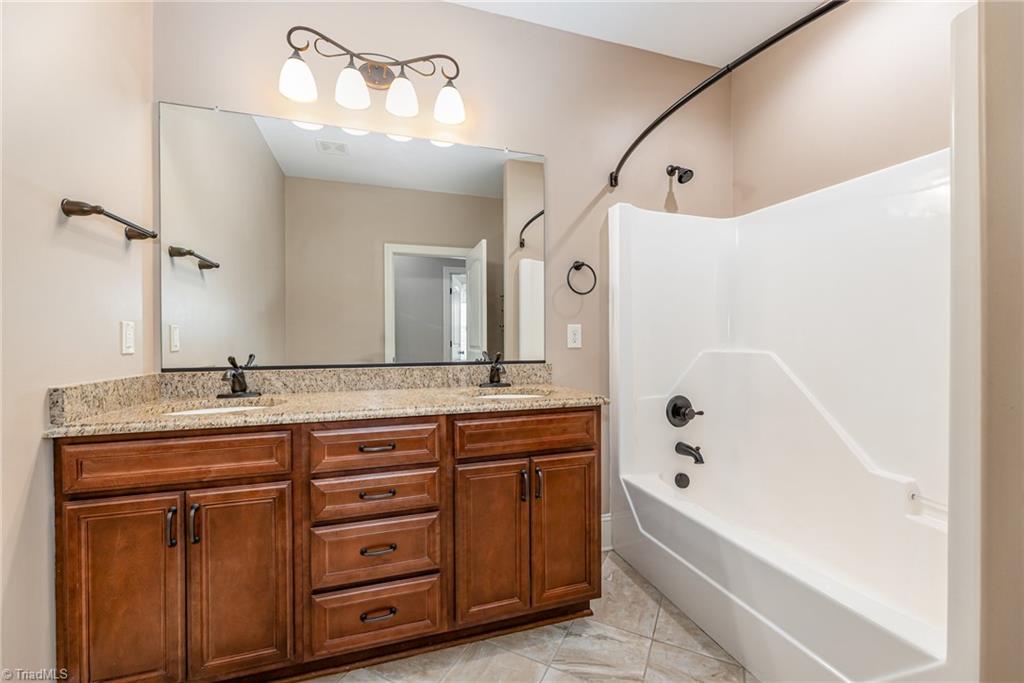 property viewer photo 25