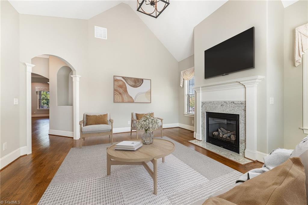 property viewer photo 6