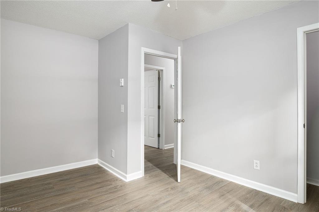 property viewer photo 12