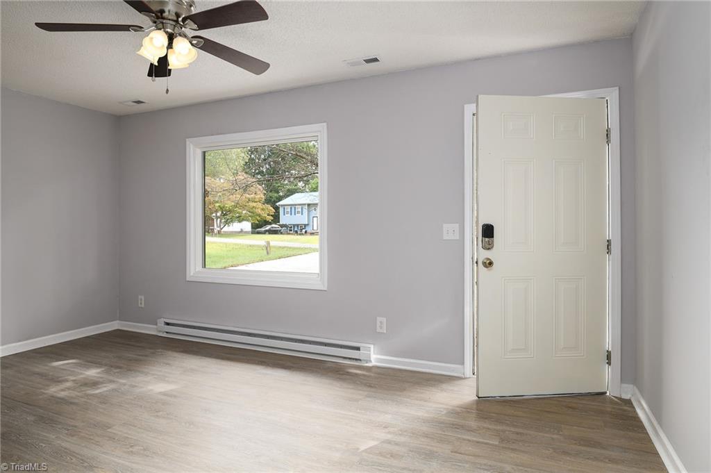 property viewer photo 2
