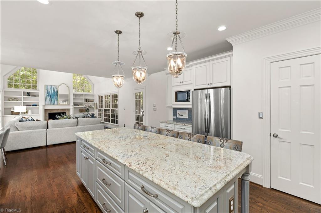 property viewer photo 18