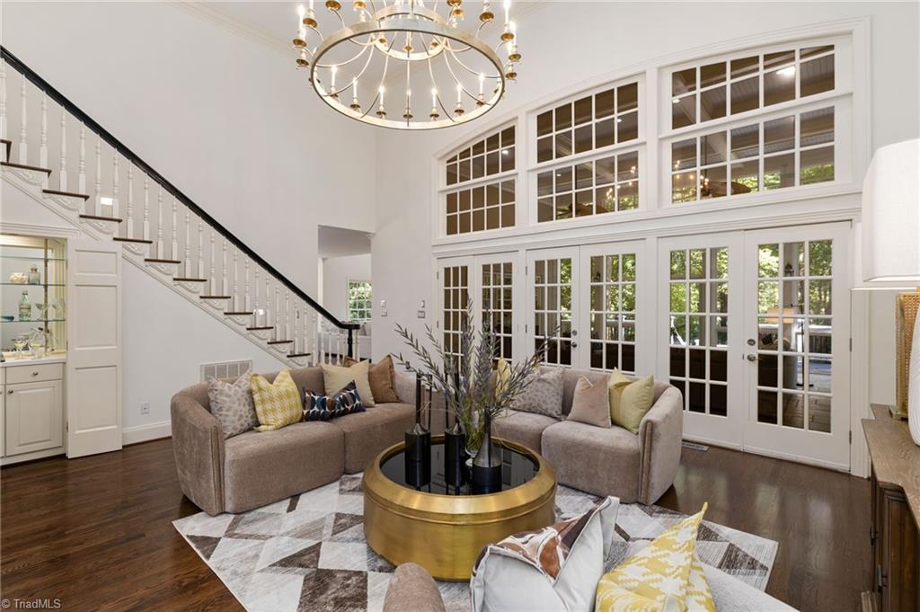 property viewer photo 2