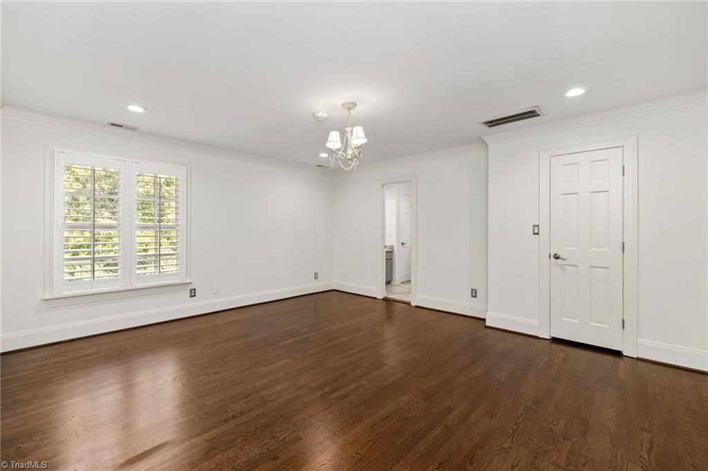 property viewer photo 31
