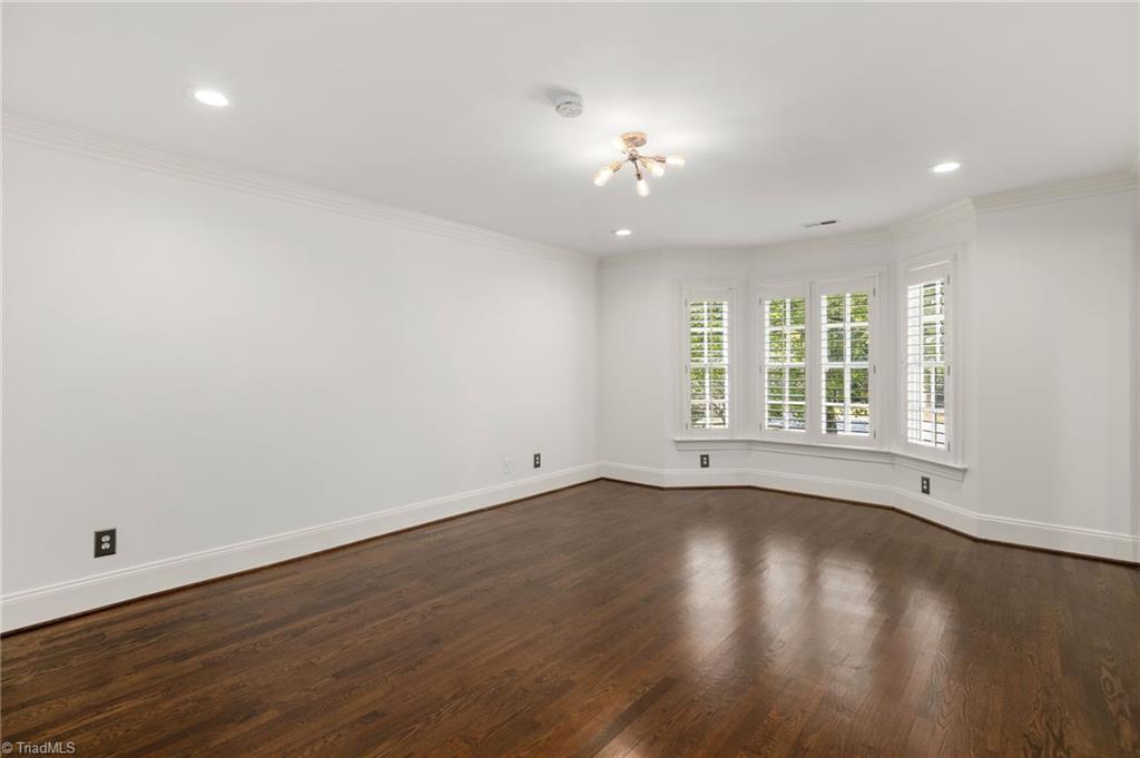 property viewer photo 35