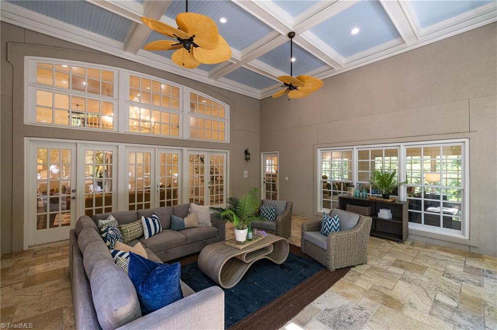 property viewer photo 6