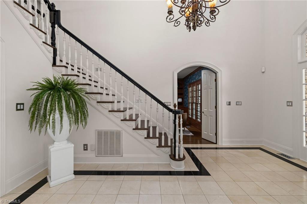 property viewer photo 8