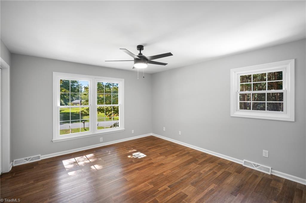 property viewer photo 4