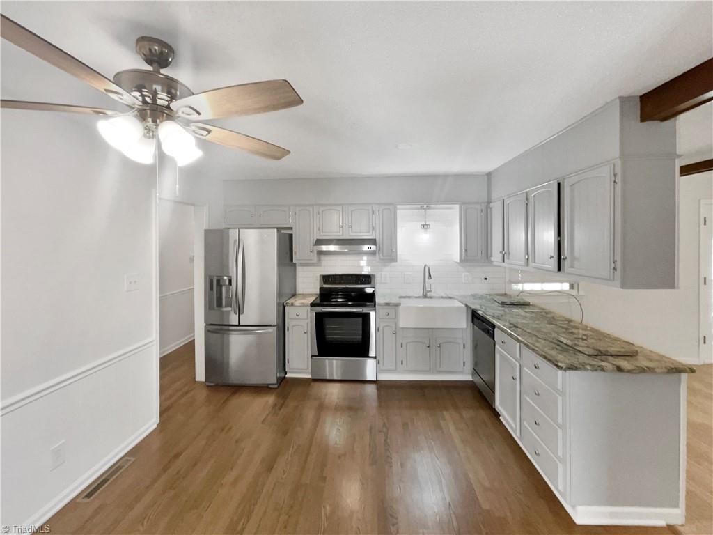 property viewer photo 3