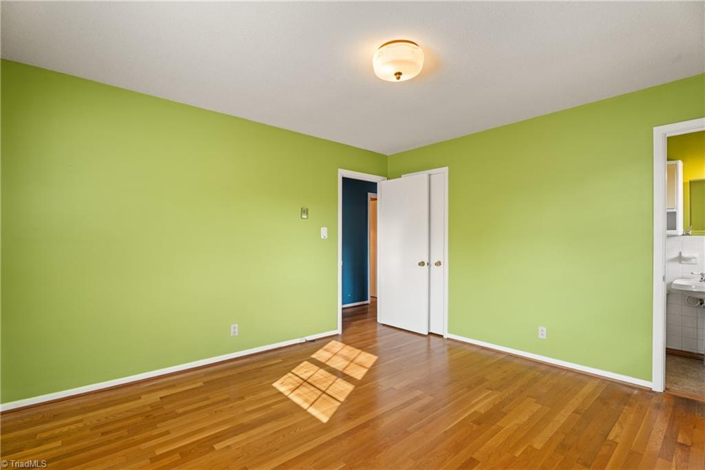 property viewer photo 13
