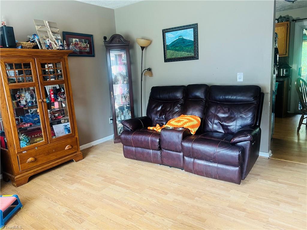 property viewer photo 3