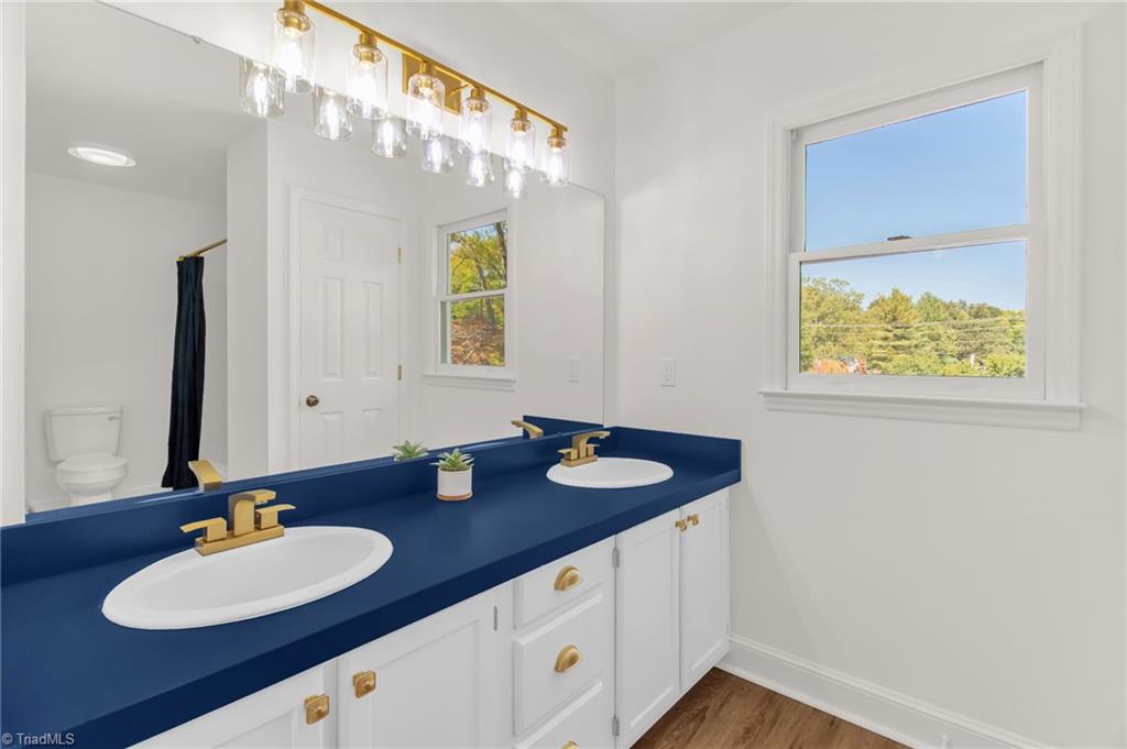 property viewer photo 26