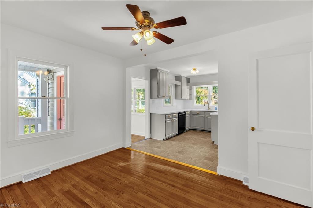 property viewer photo 5