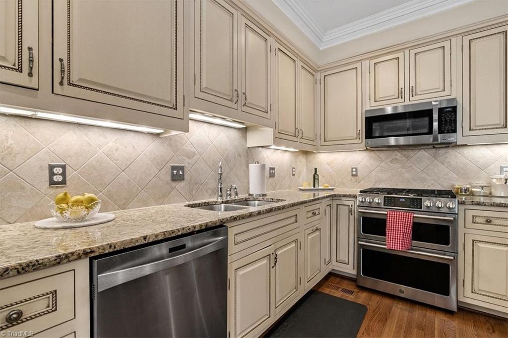 property viewer photo 10