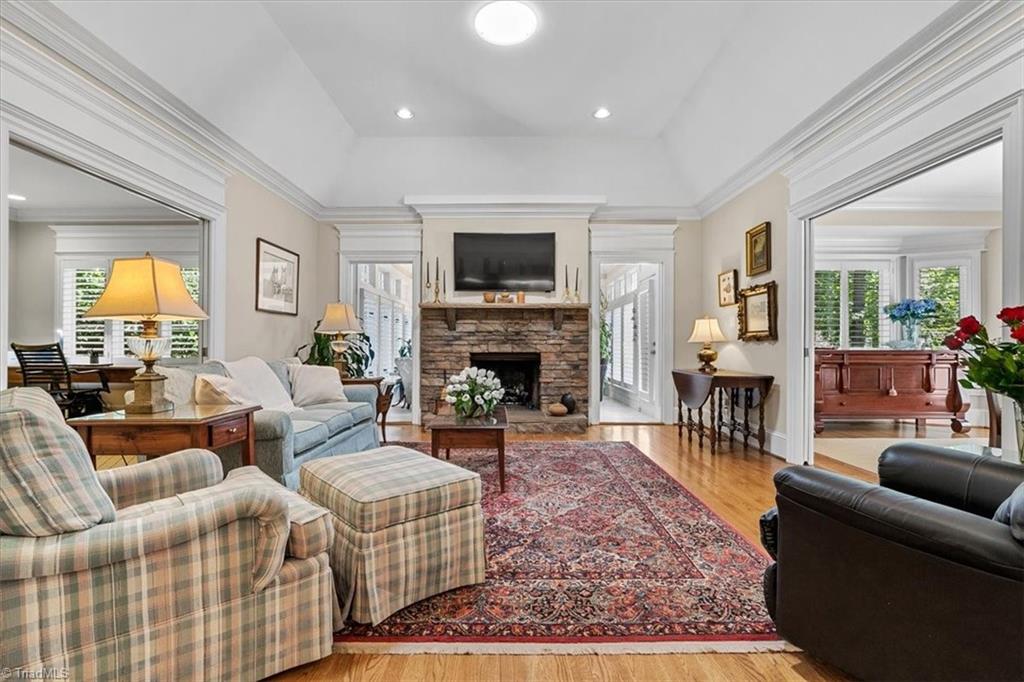 property viewer photo 19