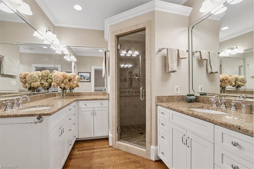 property viewer photo 26
