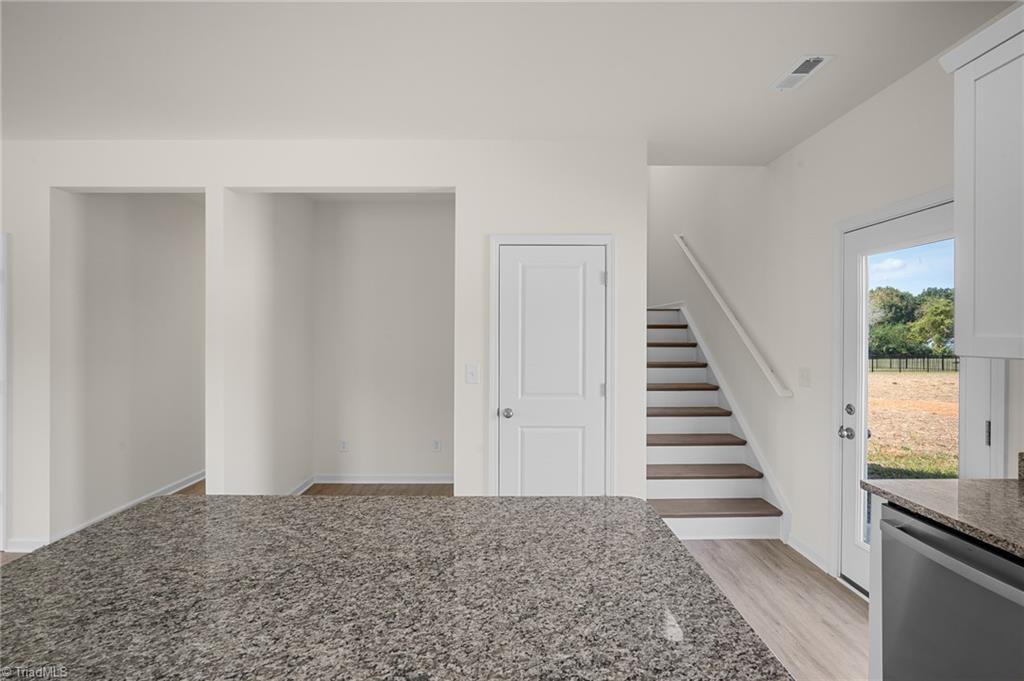 property viewer photo 10