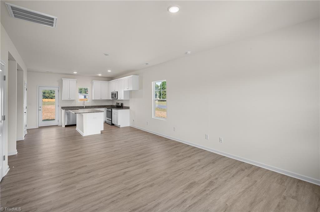property viewer photo 3