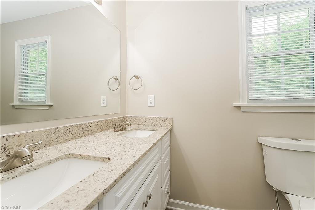property viewer photo 8
