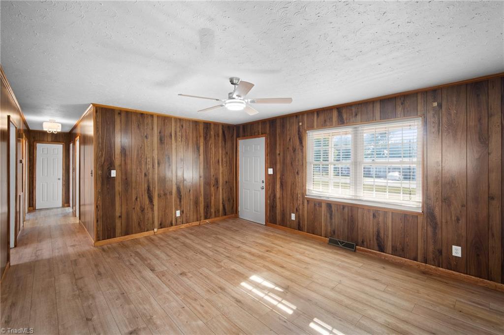 property viewer photo 3
