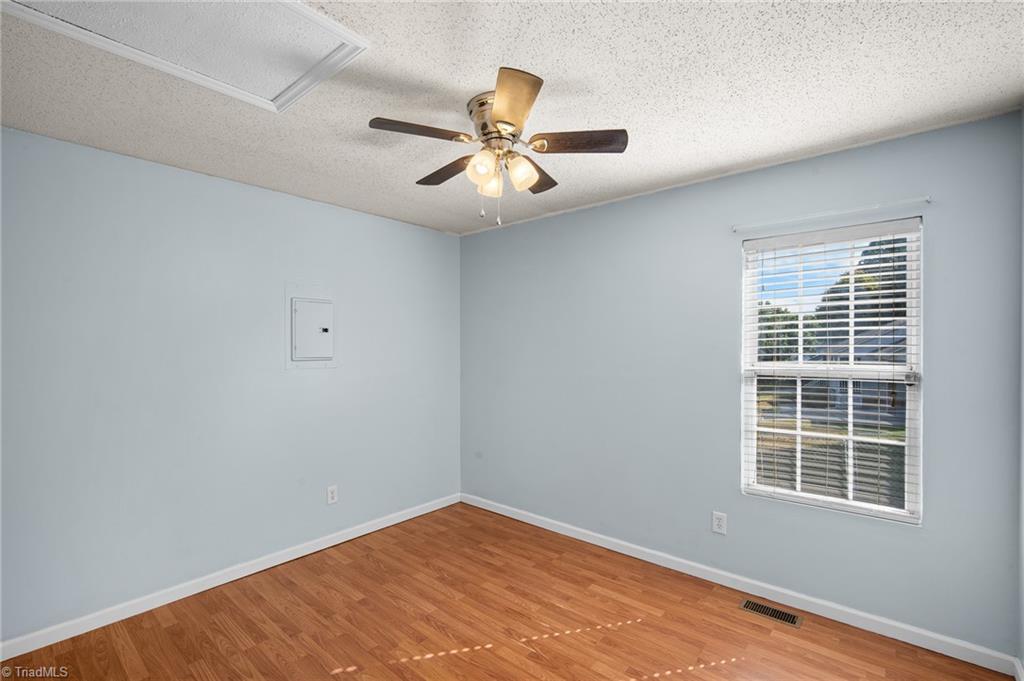 property viewer photo 12