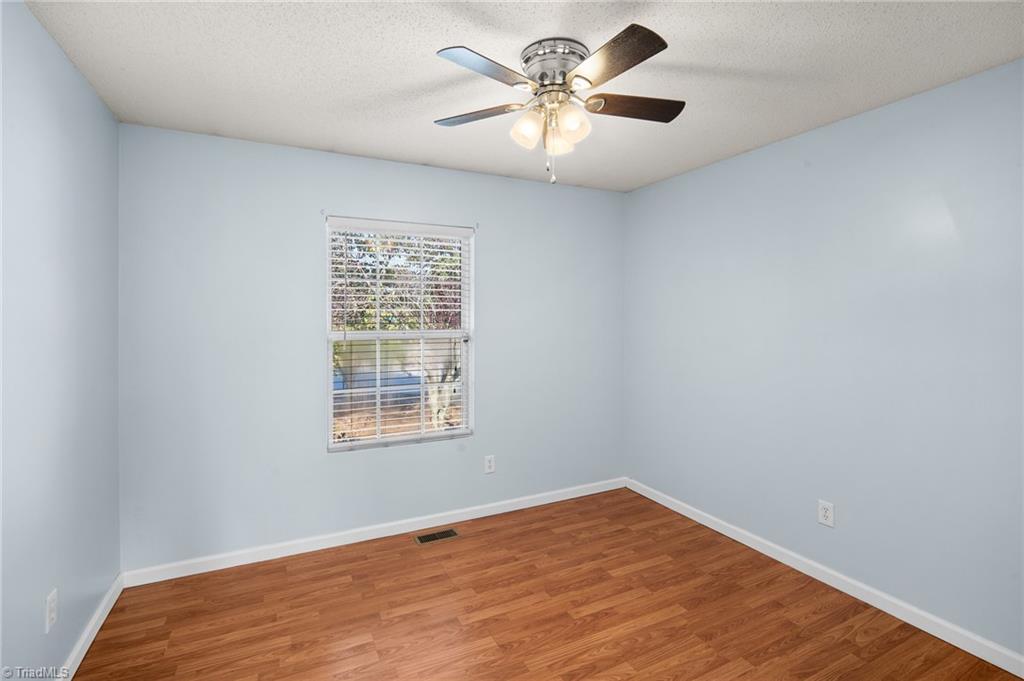 property viewer photo 15