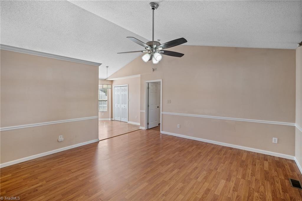 property viewer photo 2