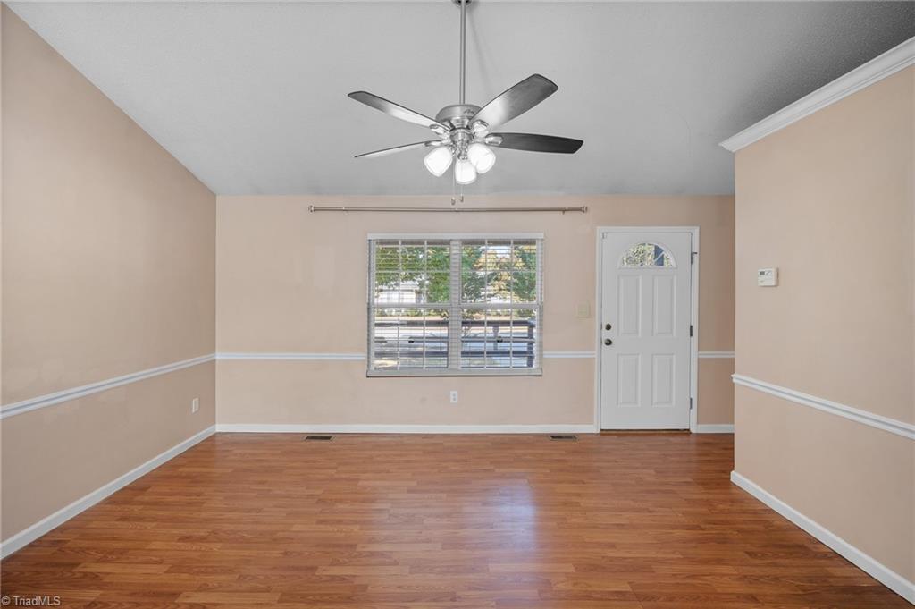 property viewer photo 3