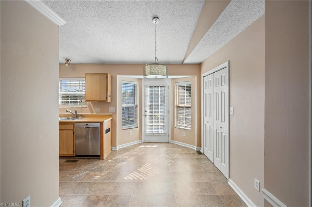 property viewer photo 5